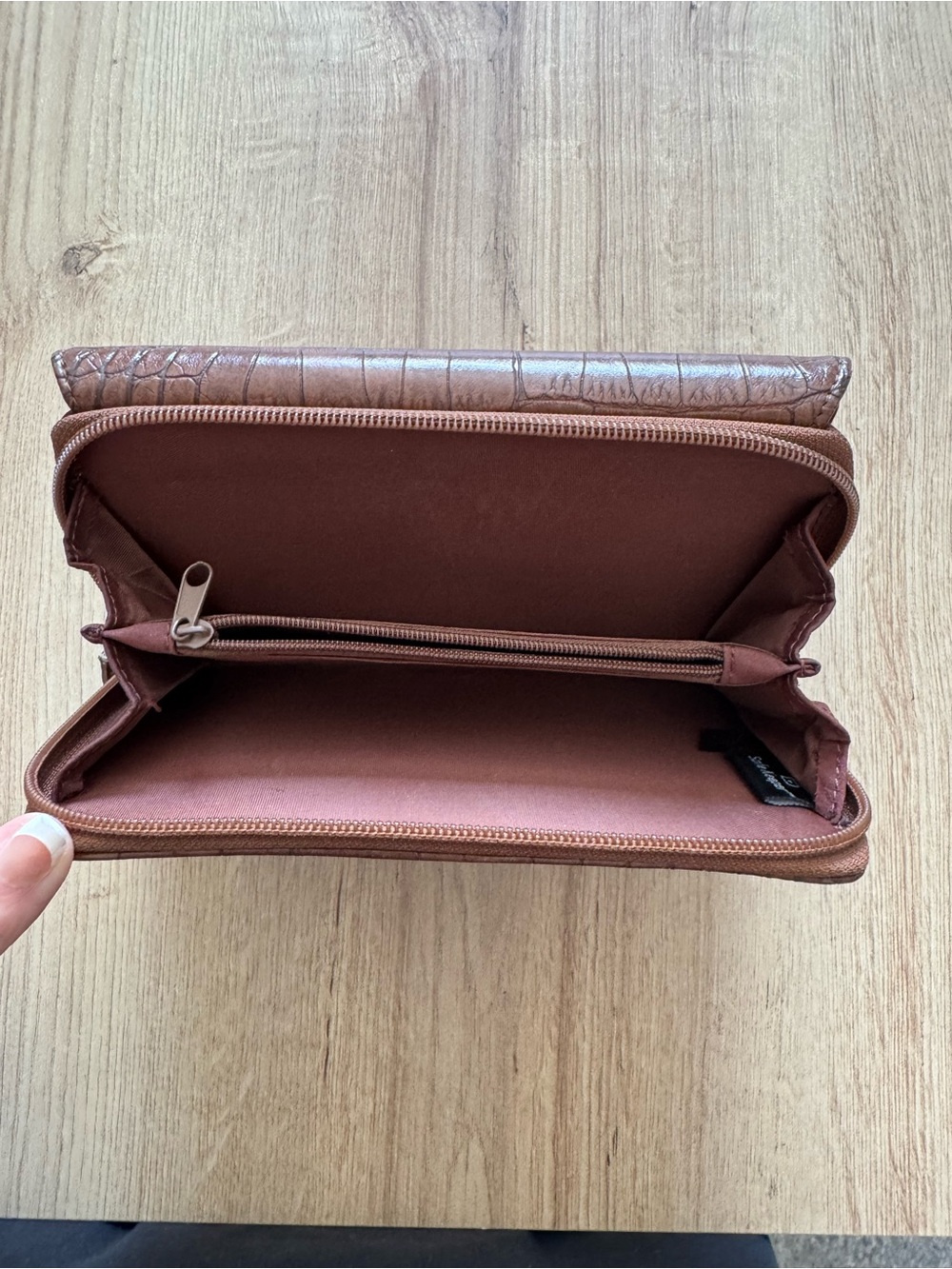 Croc-Embossed Brown Women's Wallet - Picture 8 of 13